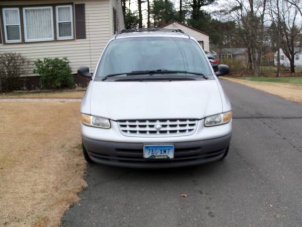 2000 Grand Voyager SE - cars & trucks - by owner - vehicle... for sale in Unionville, CT – photo 3