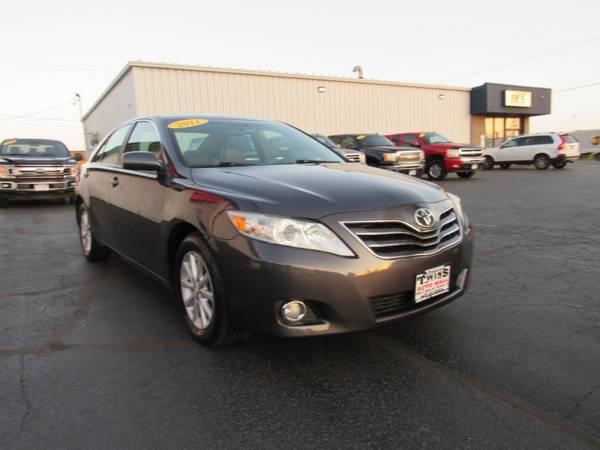 2011 Toyota Camry XLE - cars & trucks - by dealer - vehicle... for sale in Rockford, IL – photo 12