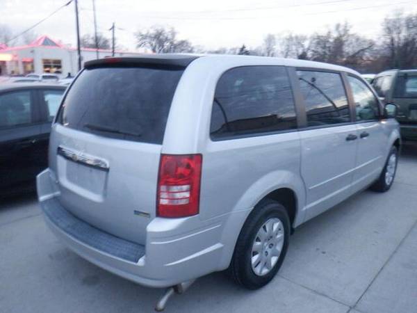 2008 Chrysler Town & Country LX - cars & trucks - by dealer -... for sale in Des Moines, IA – photo 3