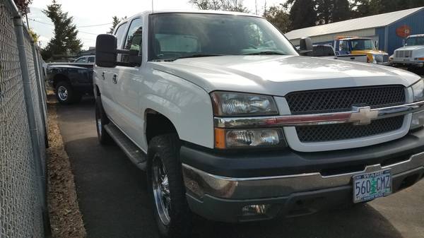 2004 CHEVY AVALANCHE - GREAT CONDITION for sale in Coos Bay, OR – photo 5