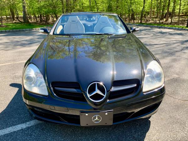 2005 Black Diamond Mercedes Benz SLK 350 Hard Top Convertible Mint for sale in Other, PA – photo 6