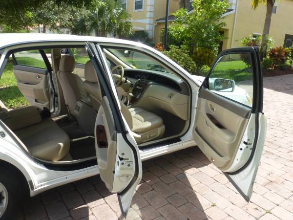 Toyota Avalon V6 XLS - cars & trucks - by owner - vehicle automotive... for sale in Naples, FL – photo 8