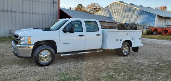 2013 CHEVROLET 3500 LS CREW CAB 4X4 WITH UTILITY BED - cars & trucks... for sale in Quitman, TX – photo 2