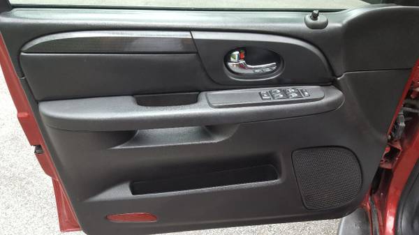 2005 GMC ENVOY XL (3rd Row Seats) for sale in Warsaw, IN – photo 17