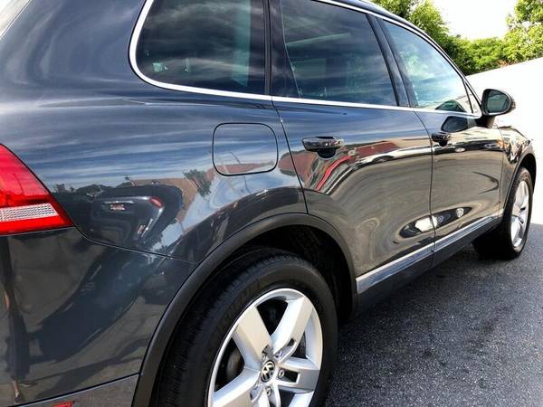 2013 Volkswagen Touareg TDI Lux CALL OR TEXT TODAY! - cars & trucks... for sale in Cleveland, OH – photo 11