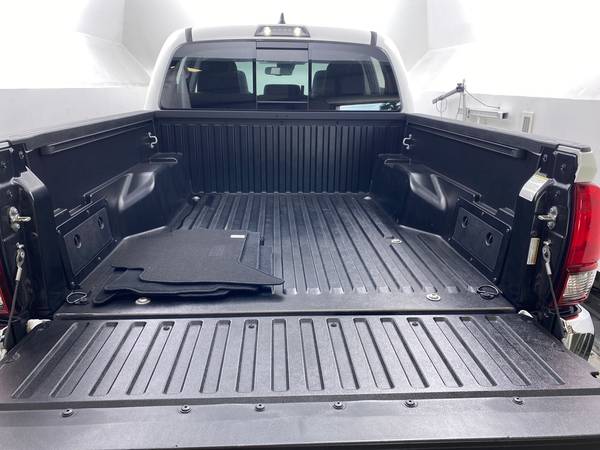 2018 Toyota Tacoma Double Cab SR5 Pickup 4D 5 ft pickup White - -... for sale in Riverdale, IL – photo 23