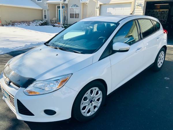 2013 Ford Focus Hatchback SE - cars & trucks - by owner - vehicle... for sale in Shakopee, MN – photo 2
