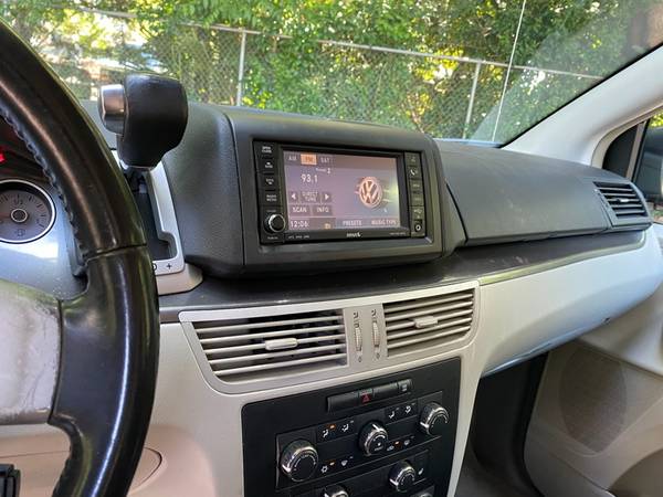 10 VW Routan LEATHER-DVDS 1 YEAR WARRANTY-NO DEALER FEES-CLEAN TITLE for sale in Gainesville, FL – photo 12