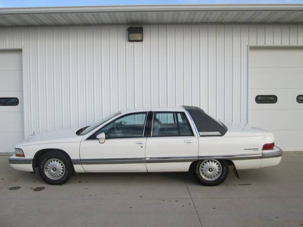 1993 BUICK ROADMASTER LTD - - by dealer - vehicle for sale in Le Mars, IA – photo 4