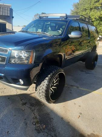 07 chevy suburban lifted - cars & trucks - by dealer - vehicle... for sale in Shannon, MS – photo 4