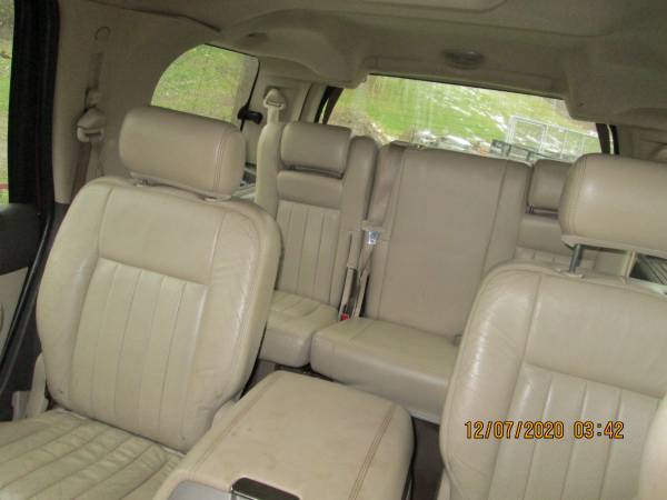 2004 Lincoln Navigator 4 wheel drive - cars & trucks - by owner -... for sale in New Philadelphia, OH – photo 5