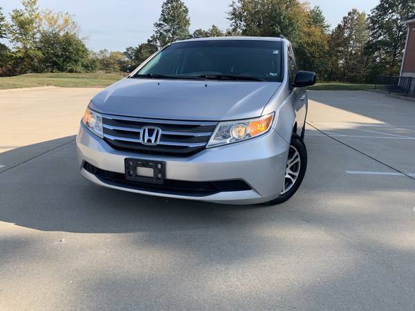 2011 Honda Odyssey EX-L - cars & trucks - by owner - vehicle... for sale in Ballwin, MO – photo 2