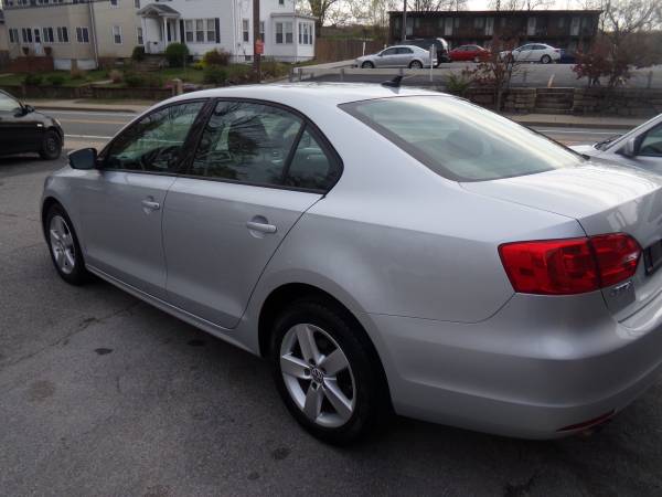 2011 VOLKSWAGEN JETTA TDI - - by dealer - vehicle for sale in North Providence, RI – photo 5