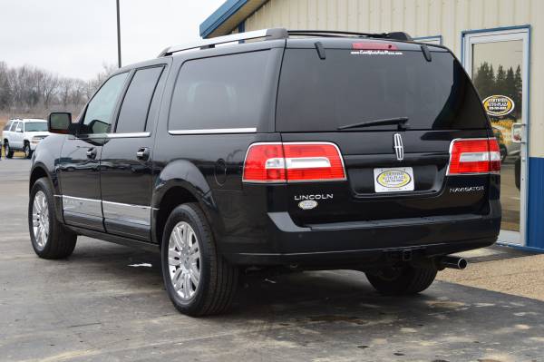 2011 Lincoln Navigator L 4×4 - cars & trucks - by dealer - vehicle... for sale in Alexandria, ND – photo 3