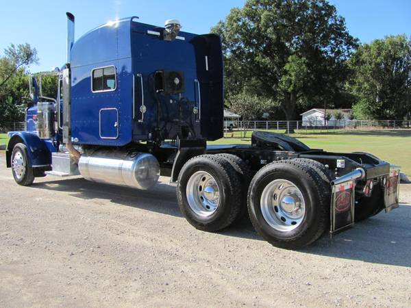 2009 Peterbilt 389 Extended Hood for sale in Burleson, TX – photo 2