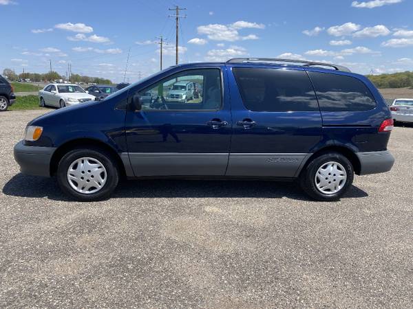 2001 Toyota Sienna 5dr LE (Natl) - - by dealer for sale in Shakopee, MN – photo 3
