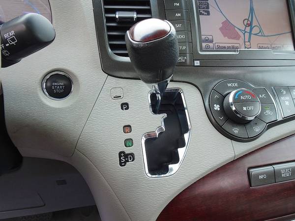 Toyota Sienna XLE Navigation Leather DVD Sunroof Van Mini Vans Loaded for sale in Norfolk, VA – photo 20