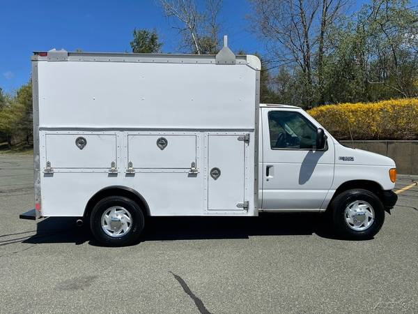 05 Ford E-350 E350 XL 10ft Hi Cube Utility Van Gas 1 Owner SKU: 13923 for sale in south jersey, NJ – photo 4