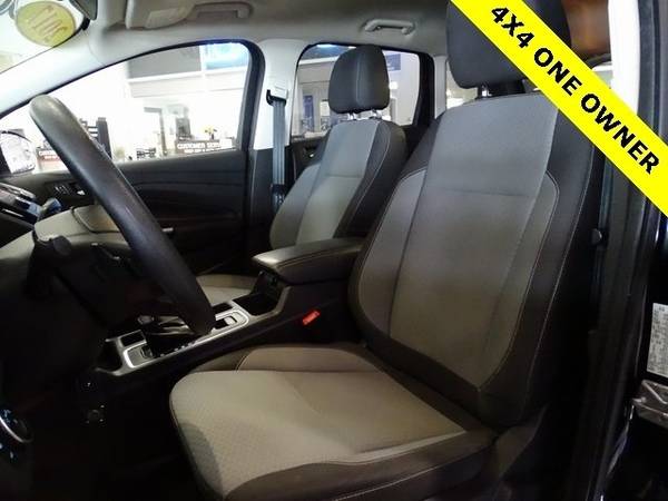 2017 Ford Escape SE - - by dealer - vehicle automotive for sale in Rockford, IL – photo 17