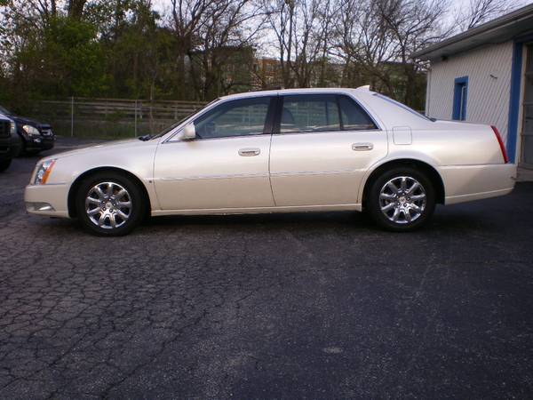 2009 CADILLAC DTS W/1SC, CLEAN CARFAX - - by dealer for sale in Carmel, IN – photo 4