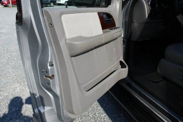 2006 Ford Expedition 4dr Limited 4WD with LATCH system on rear... for sale in Wilmington, NC – photo 11