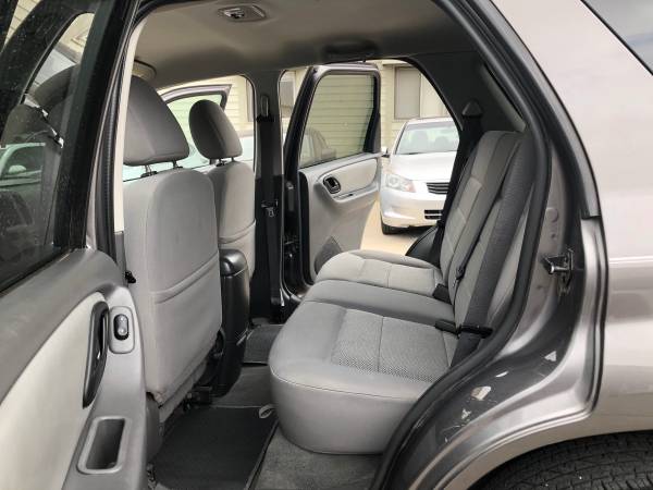 2006 FORD ESCAPE. 4X4.ONLY 136K.RUNS GREAT.FINANCING for sale in Omaha, NE – photo 14
