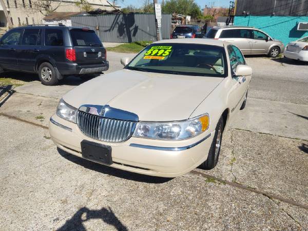 2000 Lincoln Town Car 4dr Sdn Cartier - - by dealer for sale in New Orleans, LA – photo 3