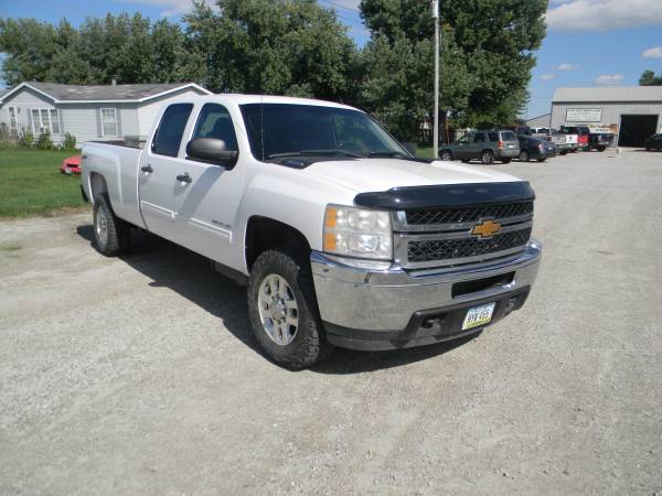 2011 Chevy 2500 HD duramax 6.6L diesel clean title crew cab 4x4 for sale in libertyville, IA – photo 4