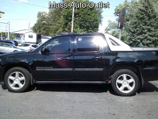 2007 Chevrolet Avalanche 4WD Crew Cab 130 LS for sale in Worcester, MA – photo 4