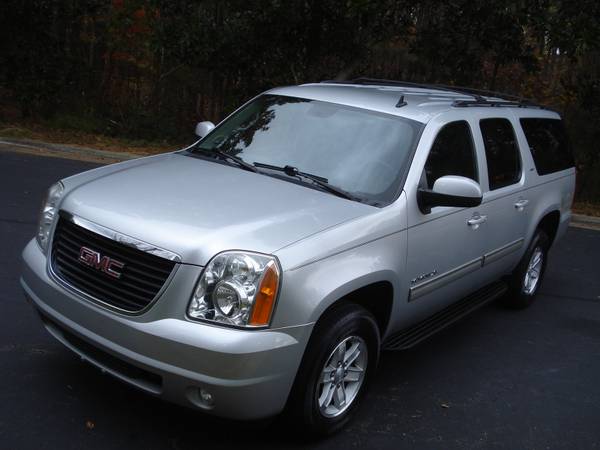 12 GMC Yukon XL SLT 4WD Well Equipped X-Clean! - cars & trucks - by... for sale in Raleigh, NC – photo 2