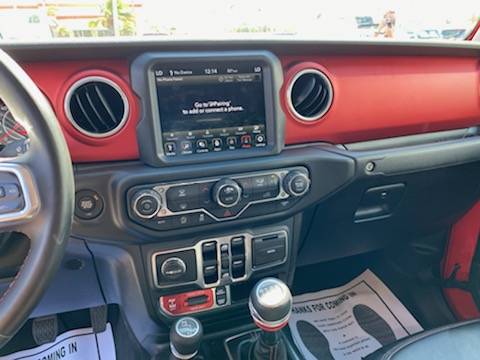 ((6-SPEED)) 2020 JEEP GLADIATOR RUBICON - cars & trucks - by dealer... for sale in Kahului, HI – photo 7