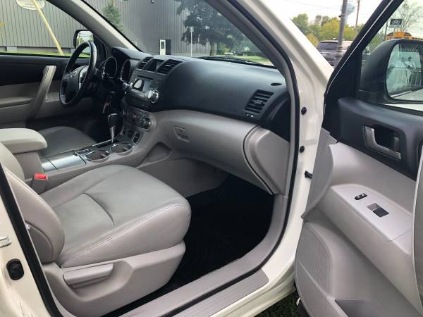 2012 TOYOTA HIGHLANDER..AWD..ONE OWNER..THIRD ROW..FINANCING OPTIONS! for sale in Holly, MI – photo 10