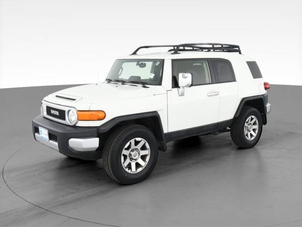 2014 Toyota FJ Cruiser Sport Utility 2D suv White - FINANCE ONLINE -... for sale in Knoxville, TN – photo 3