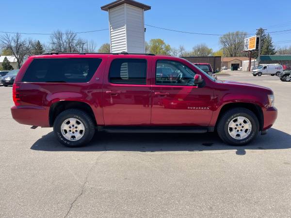 2010 Chevrolet Suburban LT 4x4/3rd Row/Leather/DVD! for sale in Grand Forks, ND – photo 5