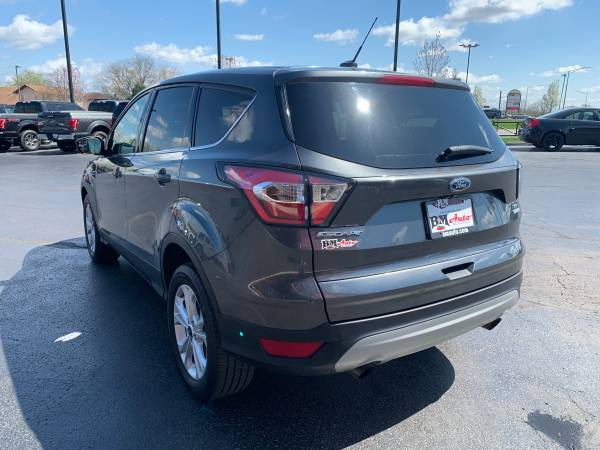2017 Ford Escape SE - 30 MPG - 63k miles! - - by for sale in Oak Forest, IL – photo 5