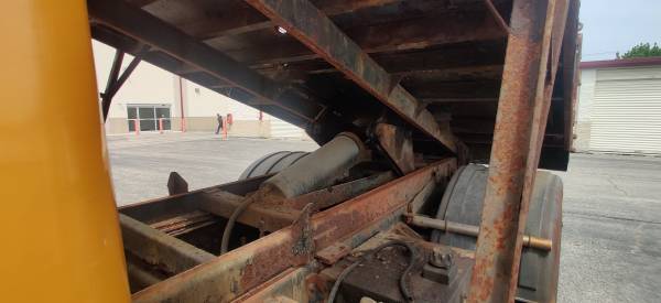 Dump Truck for sale in Libertyville, IL – photo 8