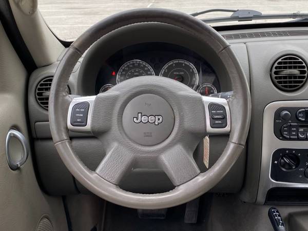 2005 Jeep Liberty Limited 4WD - - by dealer - vehicle for sale in Council Bluffs, NE – photo 16