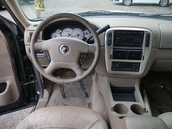*2004* *Mercury* *Mountaineer* *4dr 114 WB Luxury* - cars & trucks -... for sale in South St. Paul, MN – photo 12