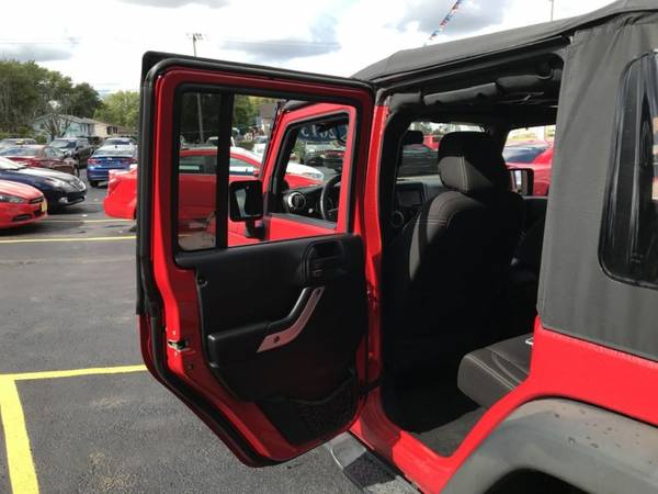 2013 JEEP WRANGLER UNLIMI SAHARA $500-$1000 MINIMUM DOWN PAYMENT!!... for sale in Hobart, IL – photo 21