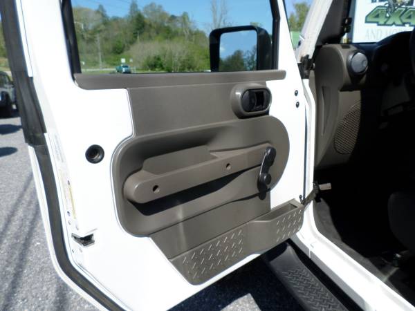 2009 Jeep Wrangler - - by dealer - vehicle automotive for sale in Townsend, TN – photo 11