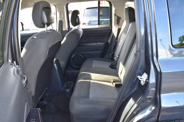 2015 Jeep Patriot Latitude 4WD - - by dealer - vehicle for sale in Mount Joy, PA – photo 17