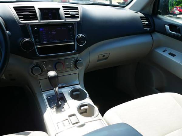 2013 Toyota Highlander for sale in Menomonie, WI – photo 9