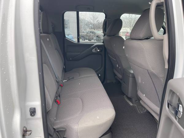 2016 Nissan Frontier SV Crew Cab for sale in BERLIN, VT – photo 16