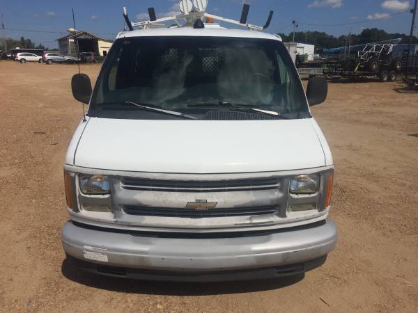 Chevy Van 2000 3/4 ton / just retired from at&t runs great LOW MILES for sale in Pearl, MS – photo 3