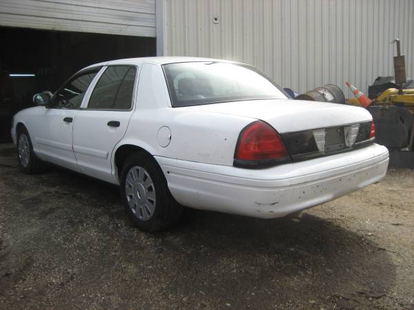crown vic - - by dealer - vehicle automotive sale for sale in Salisbury, MA – photo 4