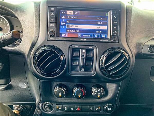 2015 JEEP WRANGLER UNLIMITED 4X4 HTD LEATHER/LOADED/1OWNER/EXTRA CLEAN for sale in milwaukee, WI – photo 13