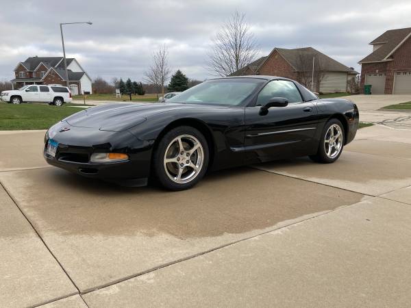2001 Corvette 6 Speed 21k - cars & trucks - by owner - vehicle... for sale in Sycamore, IL – photo 2