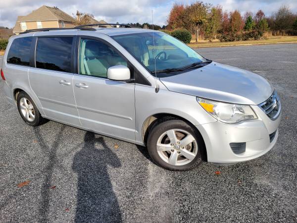 2009 Volkswagen Routan SEL - cars & trucks - by owner - vehicle... for sale in Lawrenceville, GA – photo 2