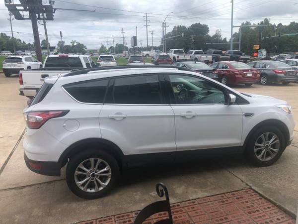 2018 Ford Escape SE 4dr SUV suv White - cars & trucks - by dealer -... for sale in Springdale, AR – photo 5