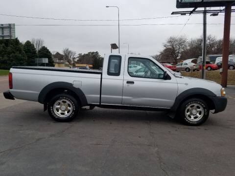 WOW!!! 2004 Nissan Frontier XE - cars & trucks - by dealer - vehicle... for sale in Mitchell, SD – photo 3